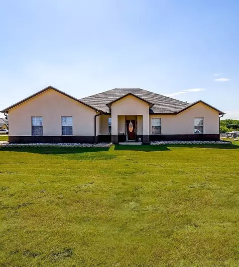 9332 Wheatfield Rd, Grandview, TX 76050