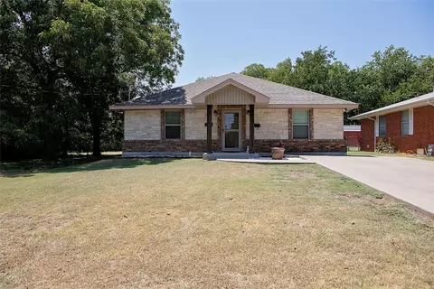 508 Lasalle St, Bowie, TX 76230