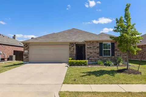 1640 Vernon Dr, Aubrey, TX 76227