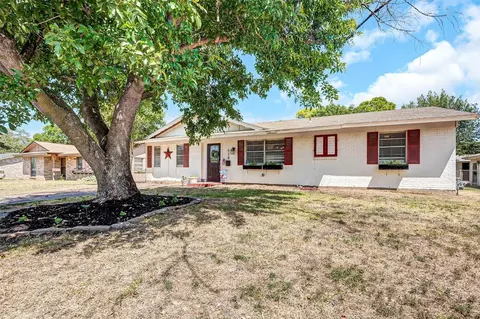 610 Glenn Dr, Euless, TX 76039 photo 3