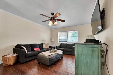 610 Glenn Dr, Euless, TX 76039 photo 4