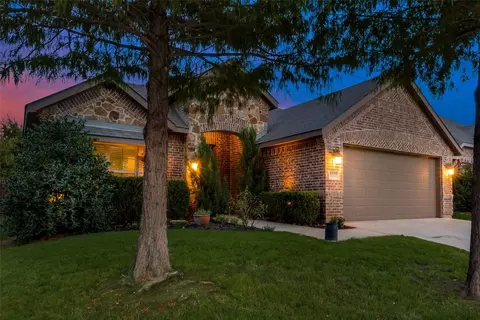 11825 Bellegrove Rd, Burleson, TX 76028