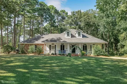 2098 Woodlake Dr, Benton, LA 71006