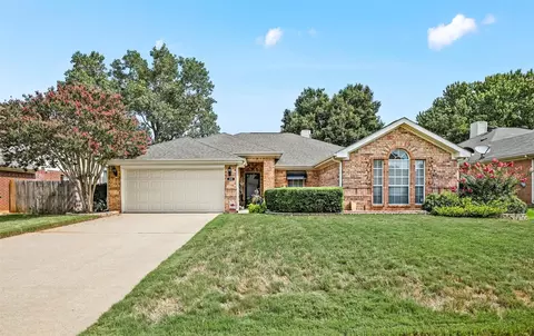 325 Stately Oak Ln, Lake Dallas, TX 75065