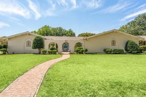 4452 Fiesta Cir W, Fort Worth, TX 76133