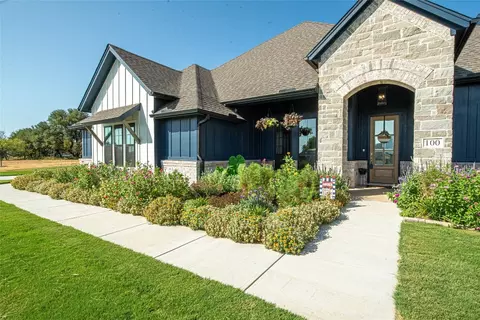 100 Oaks Springs Ln, Weatherford, TX 76087