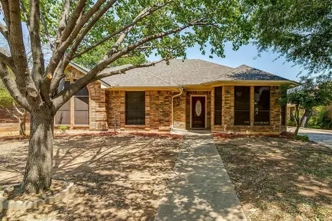 7713 Greengage Dr, Fort Worth, TX 76133