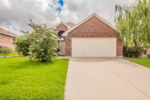 10413 January Cir, Benbrook, TX 76126