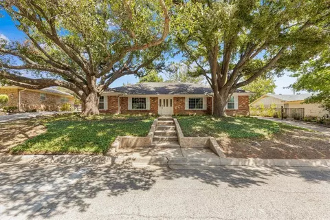 3720 Kelvin Ave, Fort Worth, TX 76133