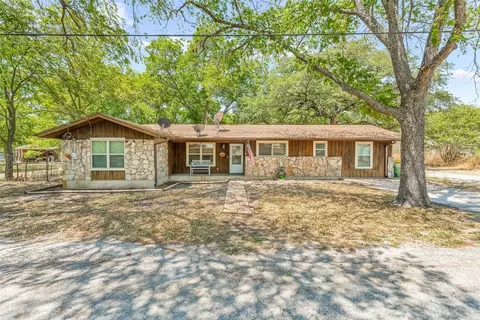 414 West St, Hico, TX 76457