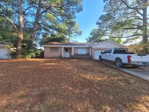 1602 White Way Dr, Arlington, TX 76013