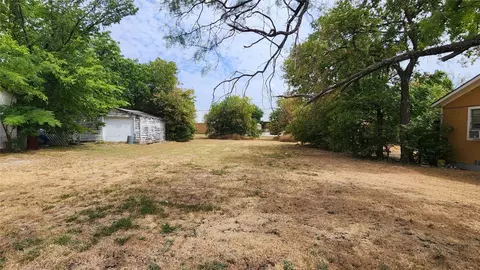 7724 Harwell St, White Settlement, TX 76108
