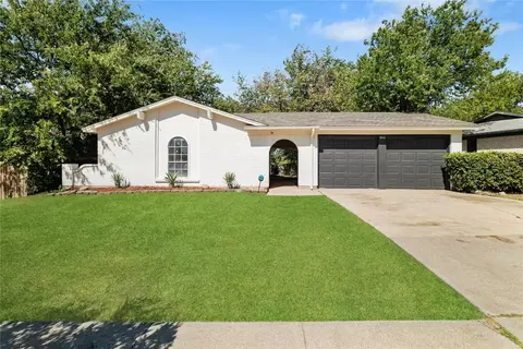 5944 Richard Dr, Watauga, TX 76148