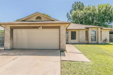 5203 Carpenter Dr, Arlington, TX 76017