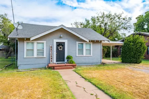 1029 E Reynolds St, Stamford, TX 79553