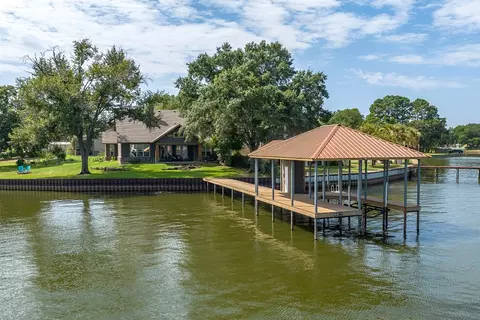 2513 Oak Dr, Tool, TX 75143