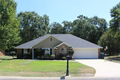 1306 Whispering Pines Dr, Minden, LA 71055