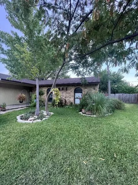 7137 Newcastle Pl, North Richland Hills, TX 76182