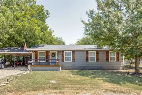 210 Austin St, Farmersville, TX 75442