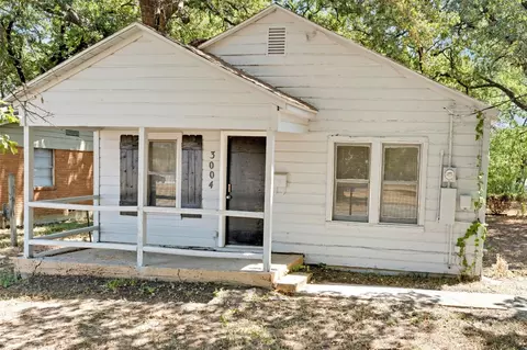 3004 Layton Ave, Haltom City, TX 76117