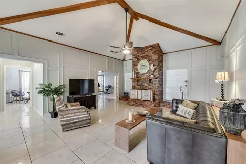 4305 Los Robles Dr, Plano, TX 75074