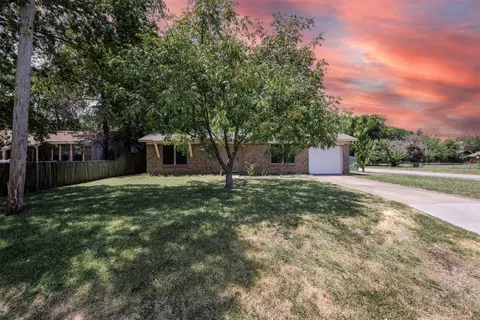 6400 Sayle St, Greenville, TX 75402