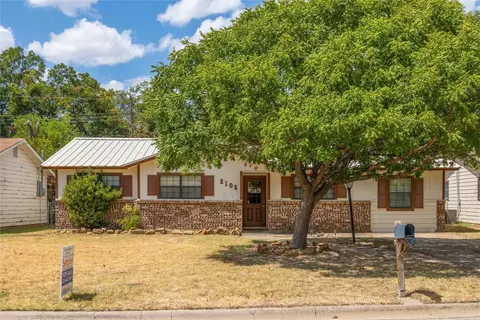 2105 13th St, Brownwood, TX 76801