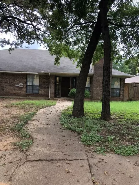 1800 N Irving Heights Dr, Irving, TX 75061