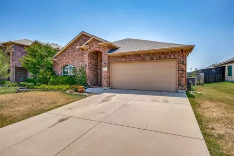 5122 Meadow Ln, Krum, TX 76249