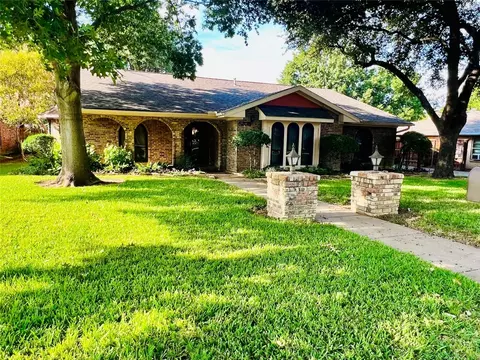 5709 Highgate Dr, Arlington, TX 76016