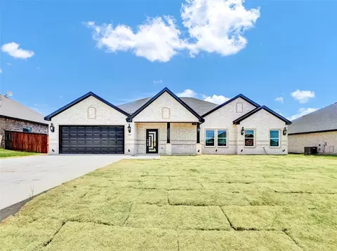 2105 Cole St, Mabank, TX 75147