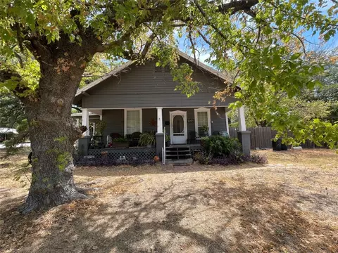 1012 N Elm St, Weatherford, TX 76086