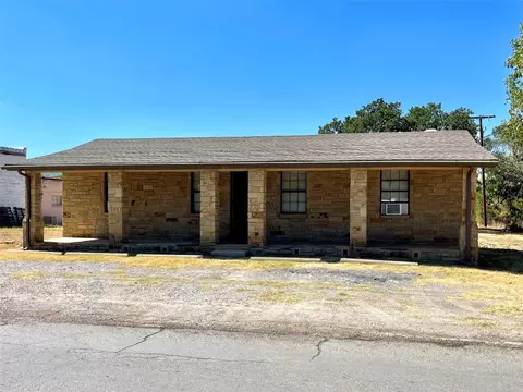 29 E Palo Pinto St, Santo, TX 76472