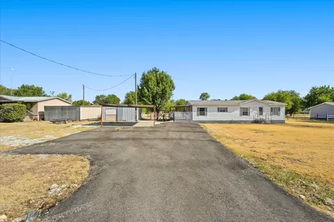 11608 Knight Ln, Ponder, TX 76259