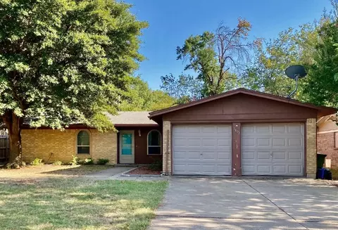 1402 Mohawk Dr, Arlington, TX 76012