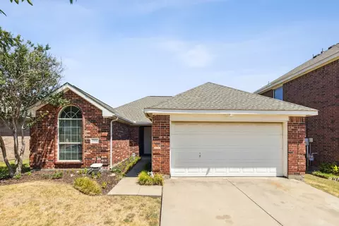 7904 Crouse Dr, Fort Worth, TX 76137
