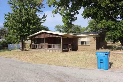711 S Pershing St, Gorman, TX 76454