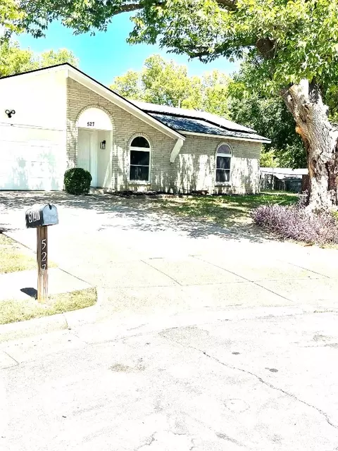 527 Shelly Ct, Duncanville, TX 75137
