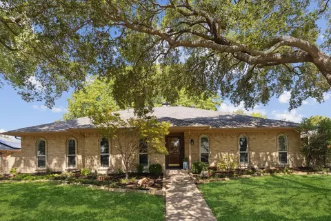 2317 Stone Creek Dr, Plano, TX 75075