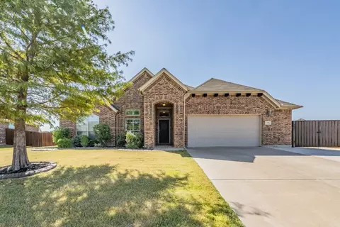 333 Prince John Dr, Saginaw, TX 76179