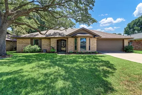 904 Tulane Dr, Arlington, TX 76012