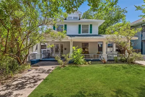 830 N Bishop Ave, Dallas, TX 75208