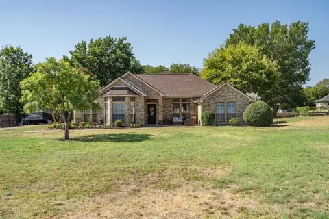 831 Waite Dr, Copper Canyon, TX 75077