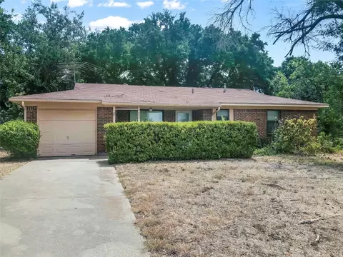 5000 Basswood Ct, Fort Worth, TX 76135