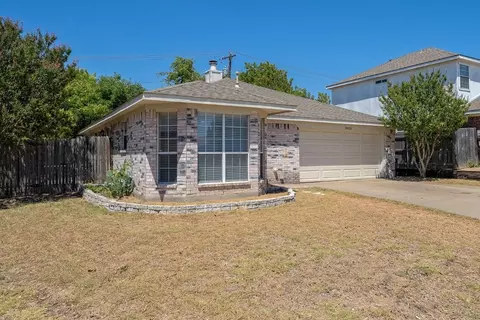 10428 Morning Dew St, Fort Worth, TX 76108