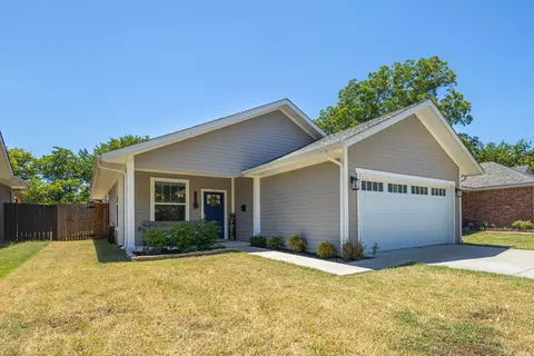 808 Fitzhugh St, Mckinney, TX 75069