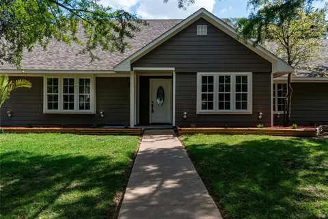 2009 N Arbor Rose Dr, Grand Prairie, TX 75050