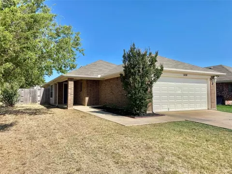 506 Glenwood St, Gainesville, TX 76240
