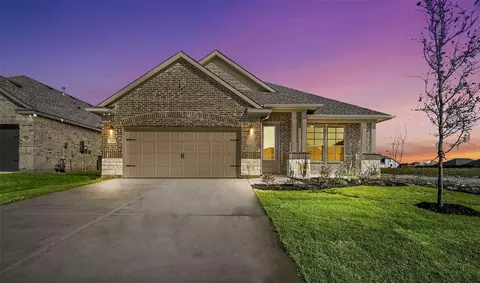 542 Torey Pines Dr, Red Oak, TX 75154