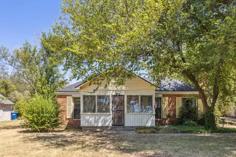 1576 Stainback Rd, Red Oak, TX 75154
